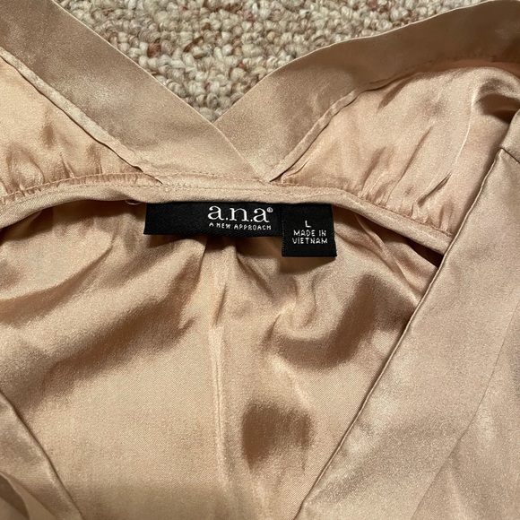 Women’s top ✨ - Picture 3 of 6